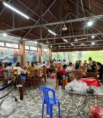 Đông khách